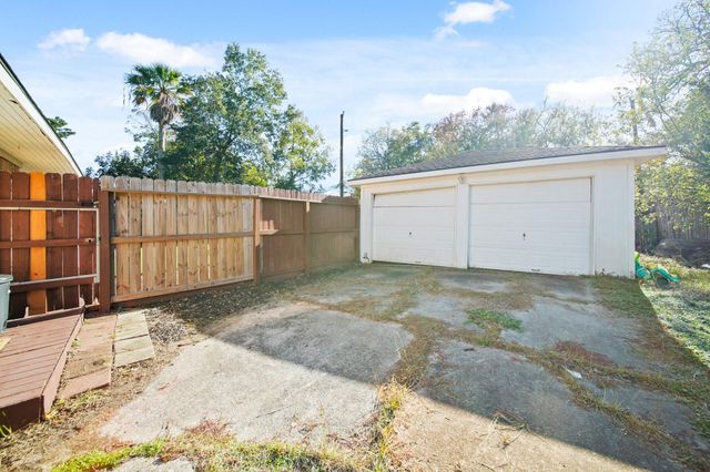 5919 Lattimer Drive, Houston, TX 77035