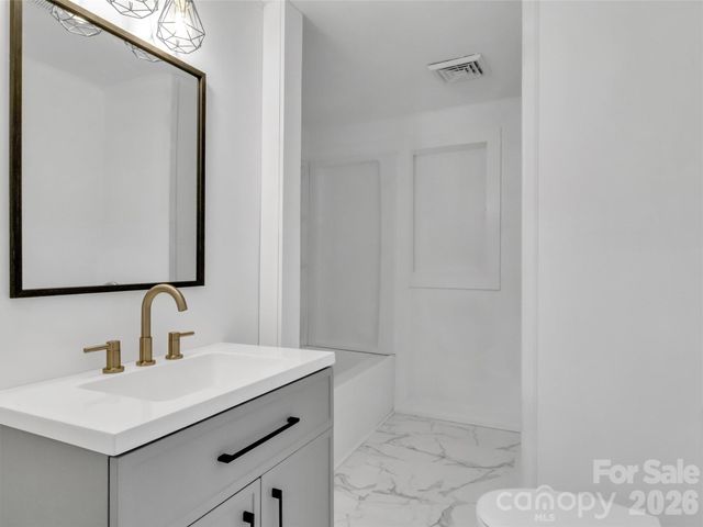 106 Long Street, Waynesville, NC 28786