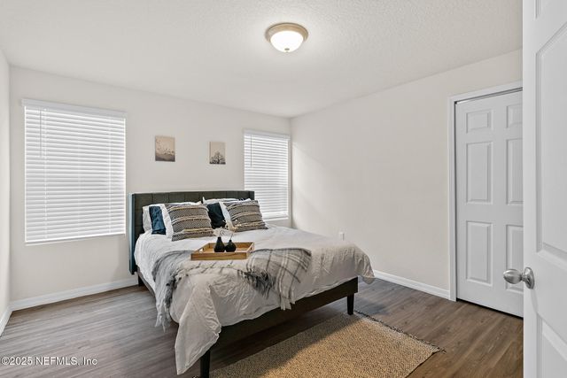 1516 YELFORD Circle, Jacksonville, FL 32218