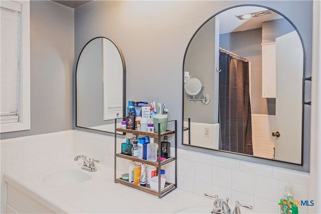 111 Dover Dell, Victoria, TX 77904