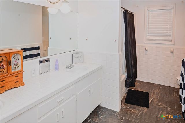 111 Dover Dell, Victoria, TX 77904