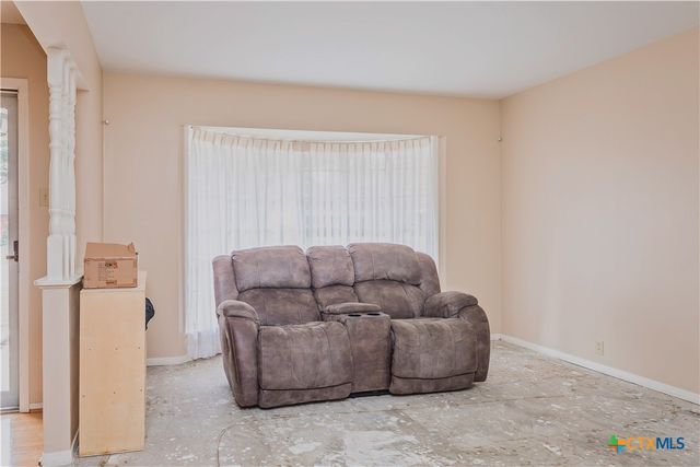 111 Dover Dell, Victoria, TX 77904