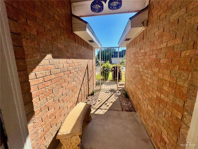 7513 N 40th Street, Mcallen, TX 78504