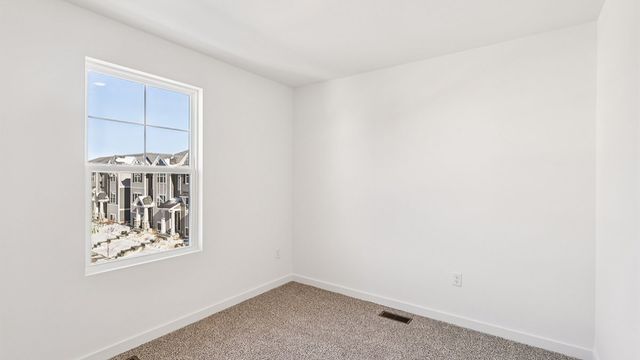 557 Yosemite Way, Mundelein, IL 60060