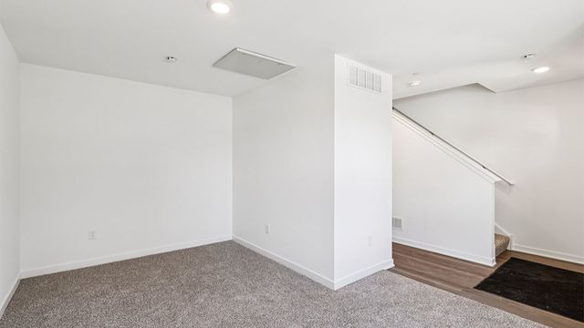 557 Yosemite Way, Mundelein, IL 60060