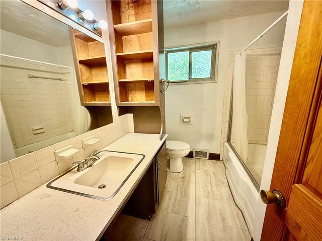 1024 Lone Hickory Road, Yadkinville, NC 27055