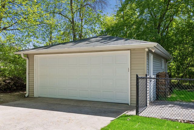 6060 Hemlock Lane N, Plymouth, MN 55442