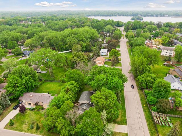 6060 Hemlock Lane N, Plymouth, MN 55442