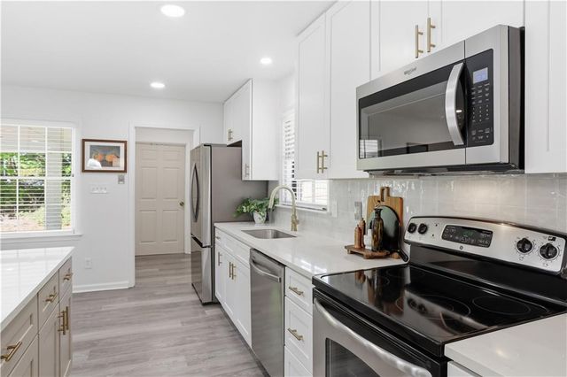 119 Deerwood Circle SE, Smyrna, GA 30082