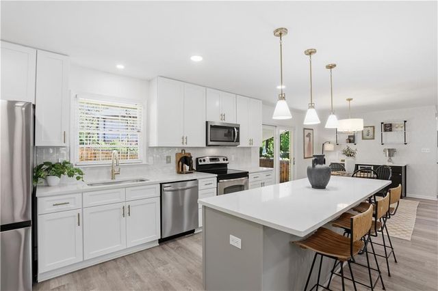 119 Deerwood Circle SE, Smyrna, GA 30082