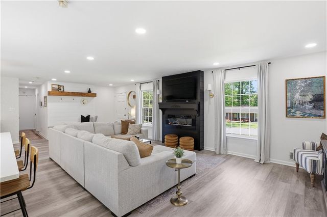 119 Deerwood Circle SE, Smyrna, GA 30082