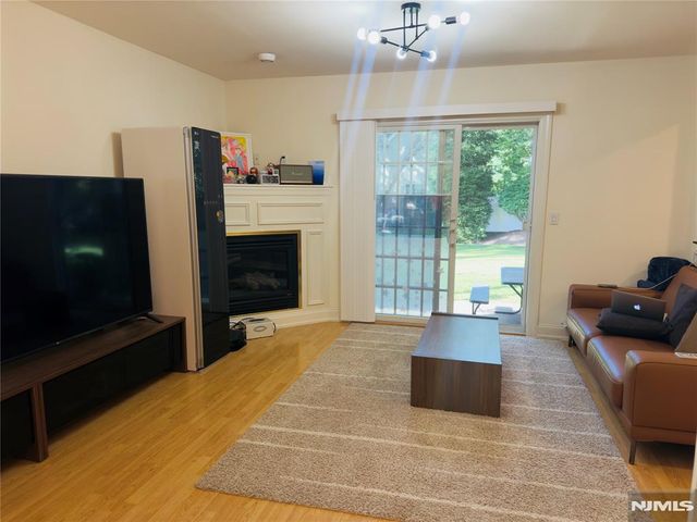 83 W Mahan Street, Tenafly, NJ 07670
