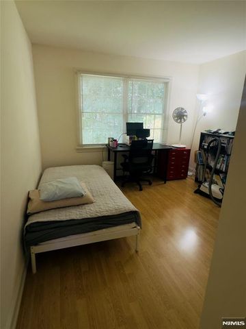 83 W Mahan Street, Tenafly, NJ 07670
