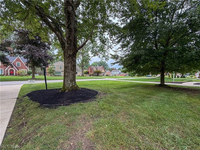 228 Wolcott Drive, Boardman, OH 44512