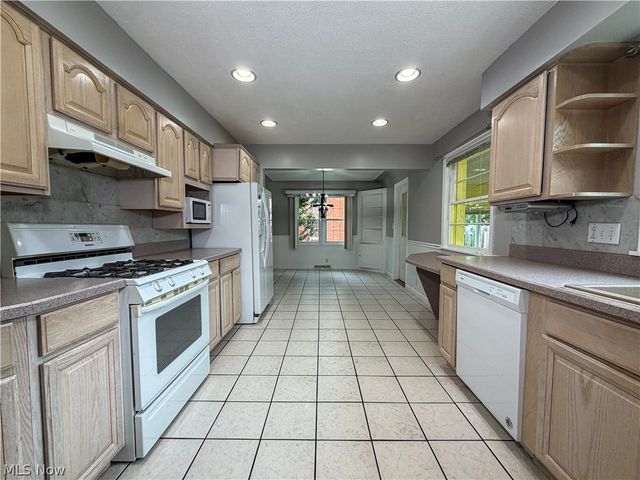 228 Wolcott Drive, Boardman, OH 44512
