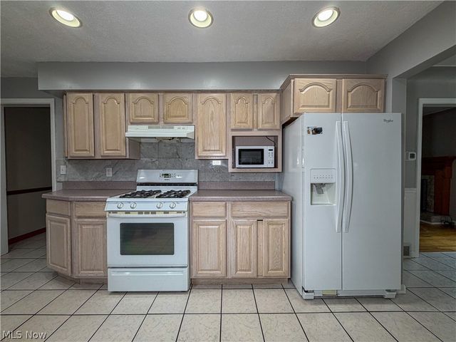 228 Wolcott Drive, Boardman, OH 44512