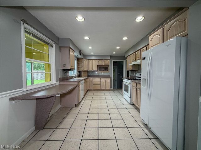 228 Wolcott Drive, Boardman, OH 44512