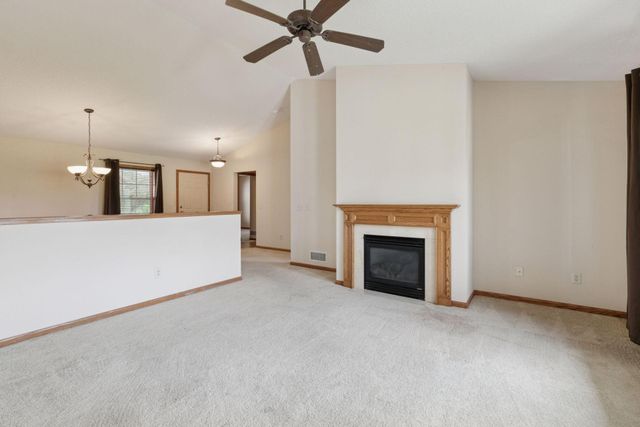 2117 14th Street NE, Faribault, MN 55021
