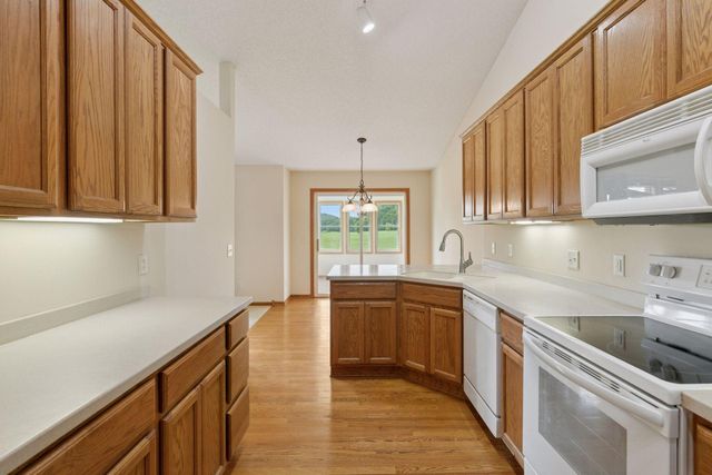 2117 14th Street NE, Faribault, MN 55021