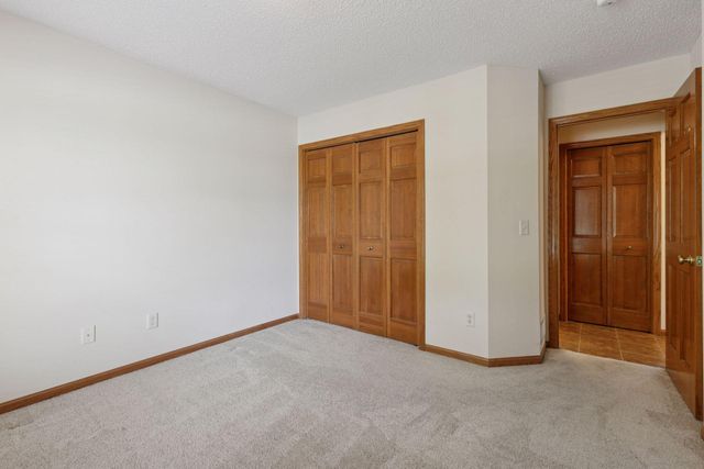 2117 14th Street NE, Faribault, MN 55021