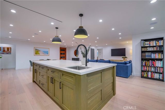 5715 Corteen, Valley Village, CA 91607