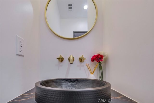 5715 Corteen, Valley Village, CA 91607
