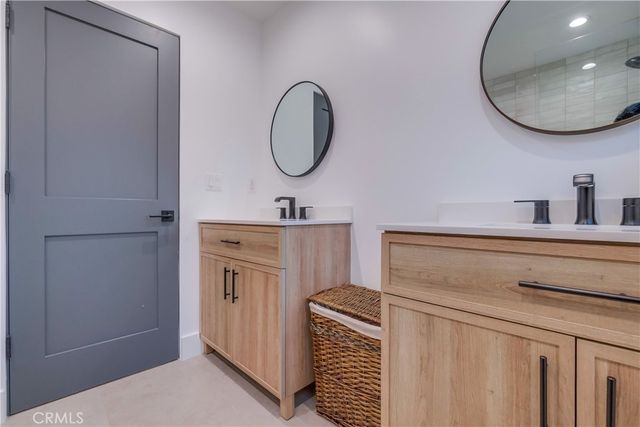 5715 Corteen, Valley Village, CA 91607