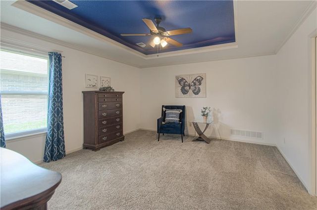 110 NW Lindsey Lane, Grain Valley, MO 64029
