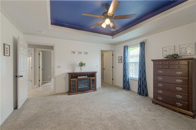 110 NW Lindsey Lane, Grain Valley, MO 64029