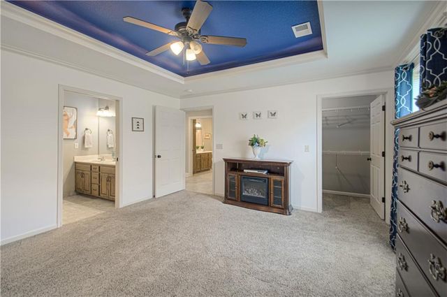 110 NW Lindsey Lane, Grain Valley, MO 64029