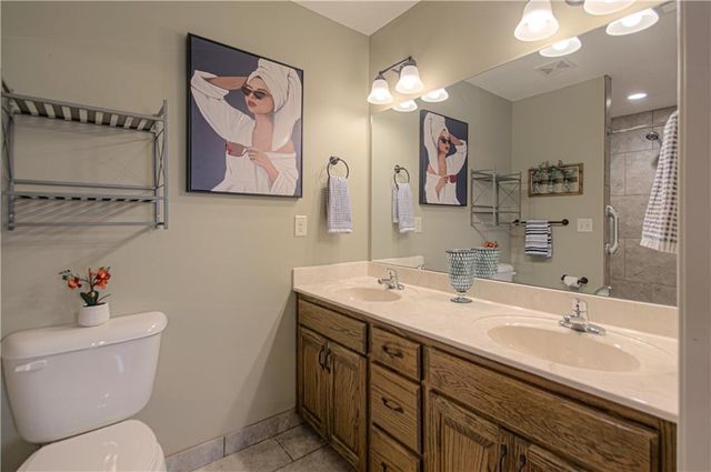 110 NW Lindsey Lane, Grain Valley, MO 64029
