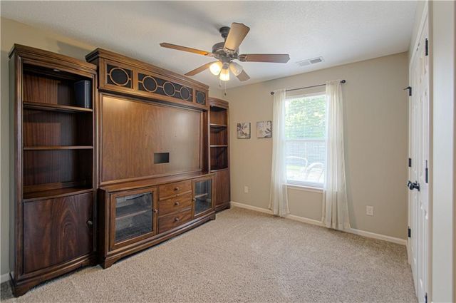 110 NW Lindsey Lane, Grain Valley, MO 64029