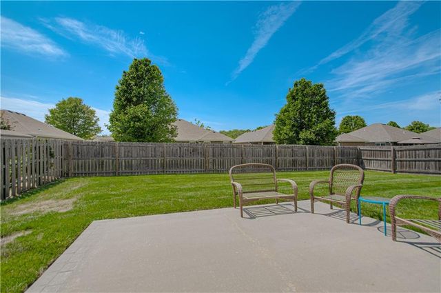 110 NW Lindsey Lane, Grain Valley, MO 64029