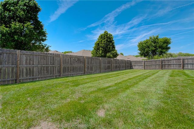 110 NW Lindsey Lane, Grain Valley, MO 64029