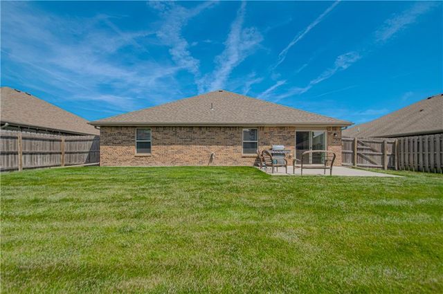 110 NW Lindsey Lane, Grain Valley, MO 64029