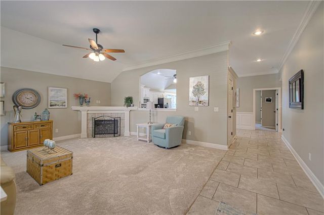 110 NW Lindsey Lane, Grain Valley, MO 64029