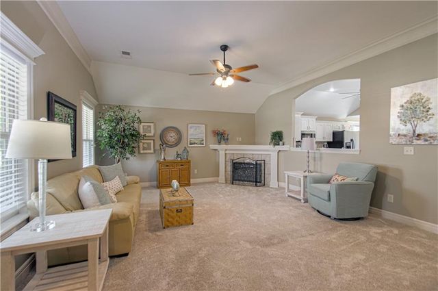 110 NW Lindsey Lane, Grain Valley, MO 64029
