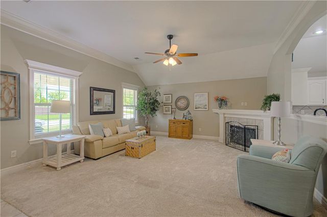 110 NW Lindsey Lane, Grain Valley, MO 64029