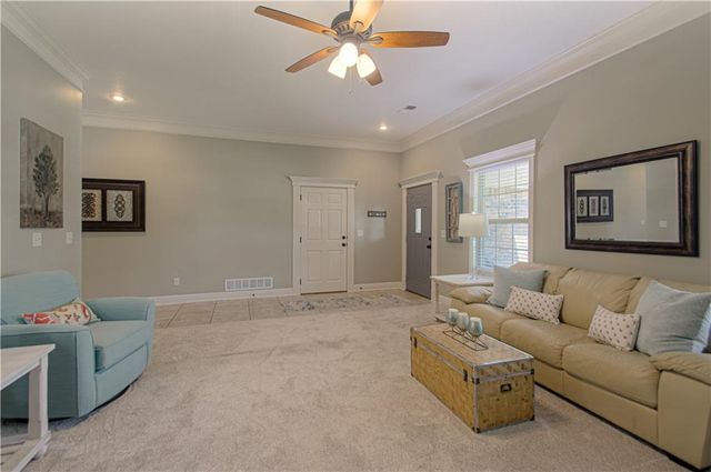110 NW Lindsey Lane, Grain Valley, MO 64029