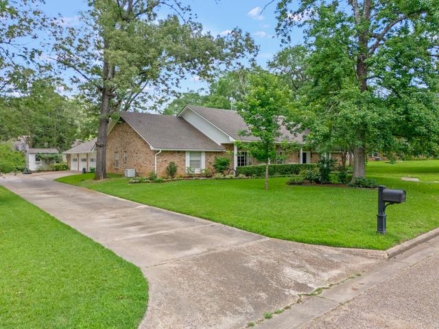 1805 Greenway Street, Gilmer, TX 75644