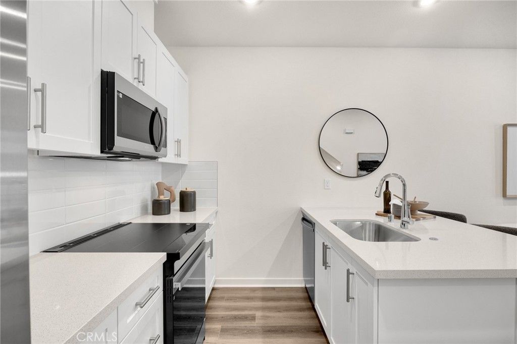 Image 15 of property listing at 1954 Avenida Del Sol, Placentia, CA 92870