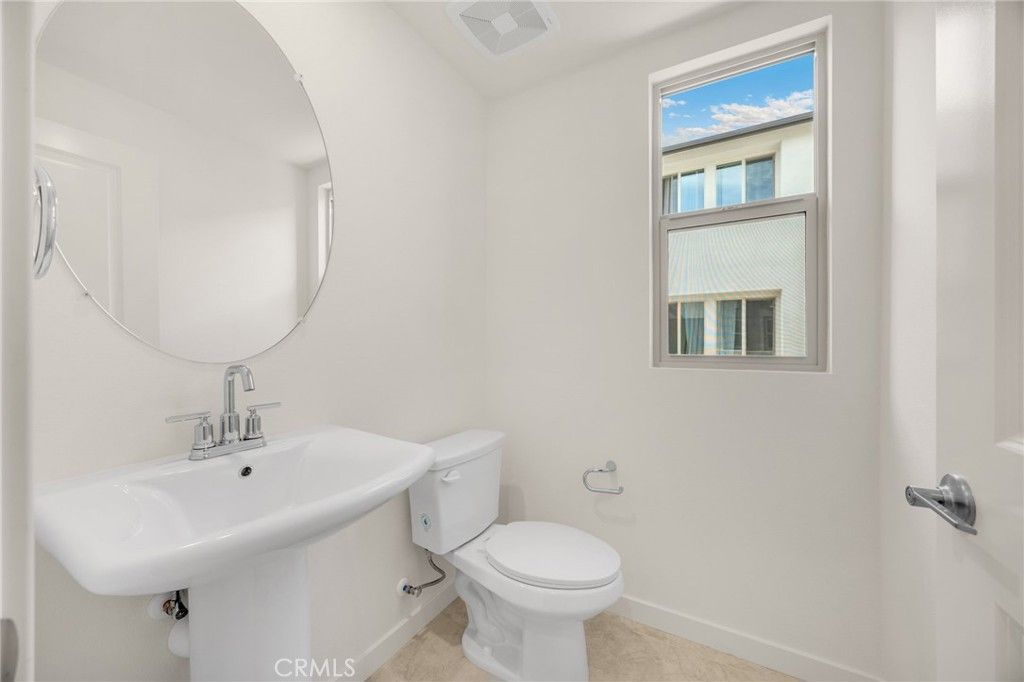 Image 18 of property listing at 1954 Avenida Del Sol, Placentia, CA 92870