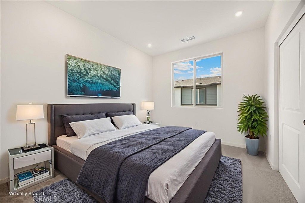 Image 23 of property listing at 1954 Avenida Del Sol, Placentia, CA 92870