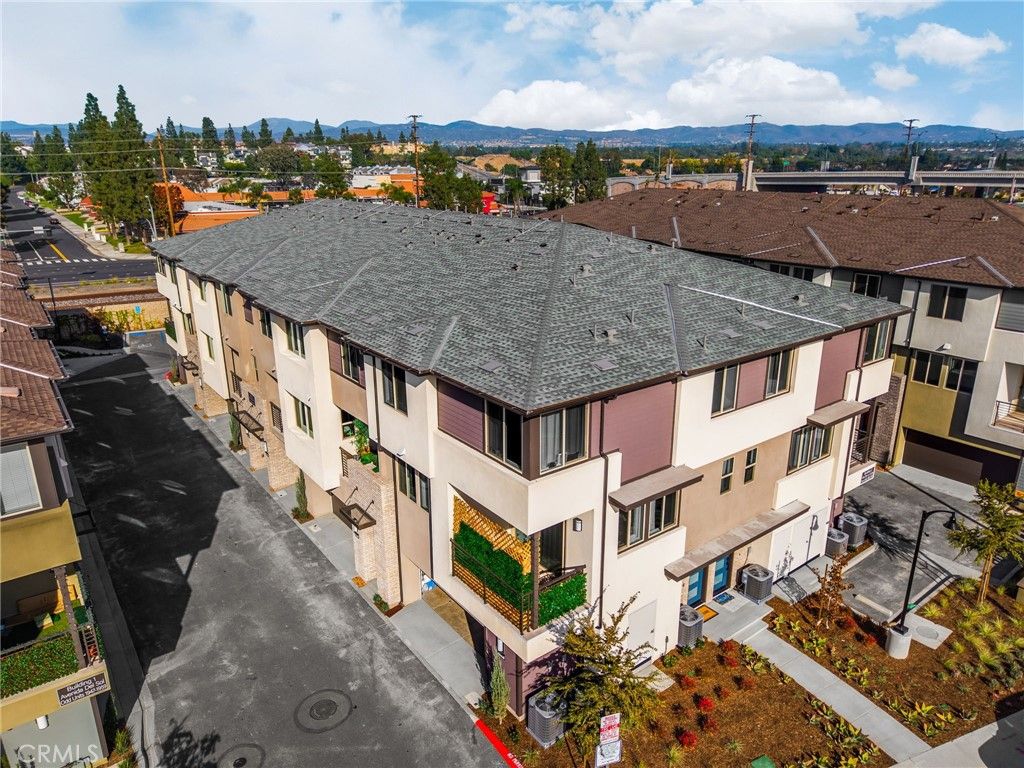 Image 38 of property listing at 1954 Avenida Del Sol, Placentia, CA 92870