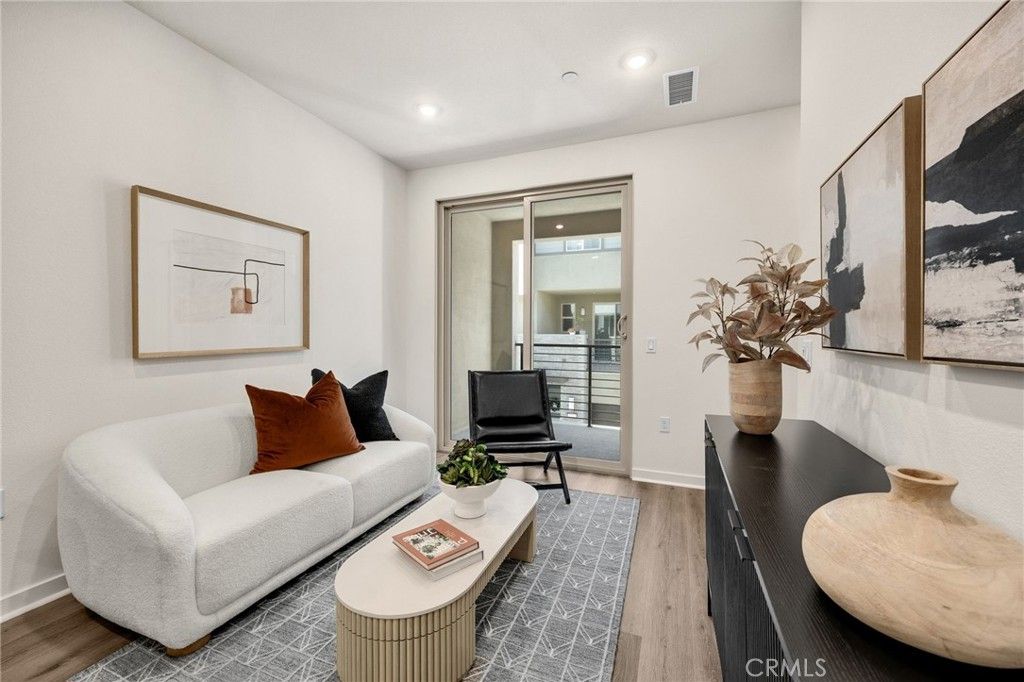 Image 4 of property listing at 1954 Avenida Del Sol, Placentia, CA 92870