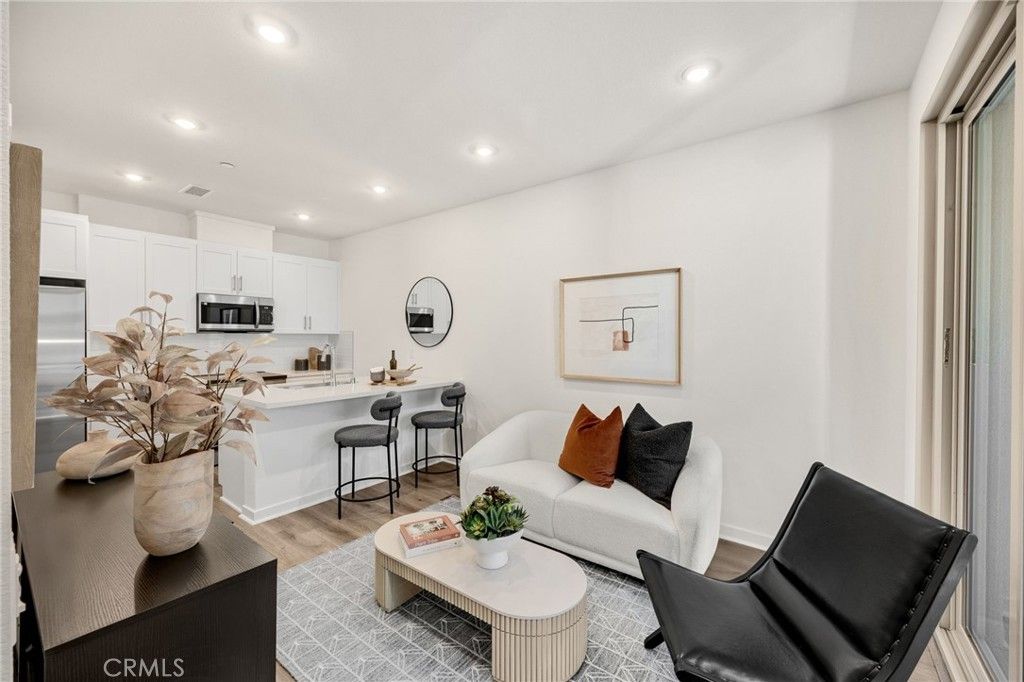 Image 8 of property listing at 1954 Avenida Del Sol, Placentia, CA 92870