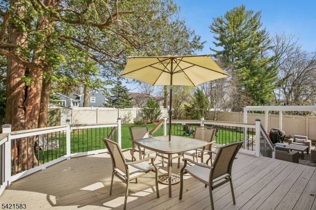 27 Garden Oval, Springfield Twp., NJ 07081