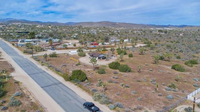 57222 Hillcrest Dr, Yucca Valley, CA 92284