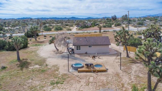 57222 Hillcrest Dr, Yucca Valley, CA 92284