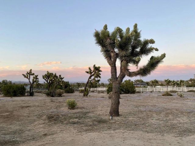 57222 Hillcrest Dr, Yucca Valley, CA 92284